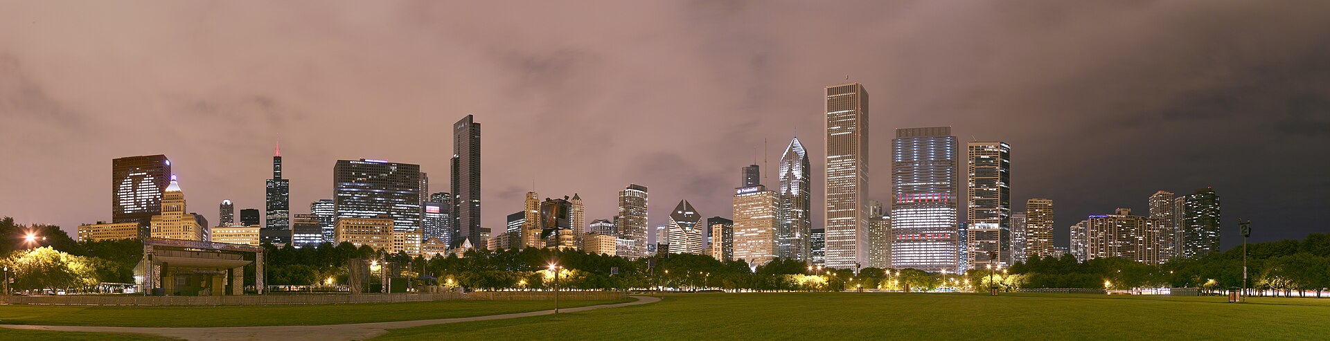 밤의 시카고 그랜트 파크와 도심 / Chicago from Grant Park at night